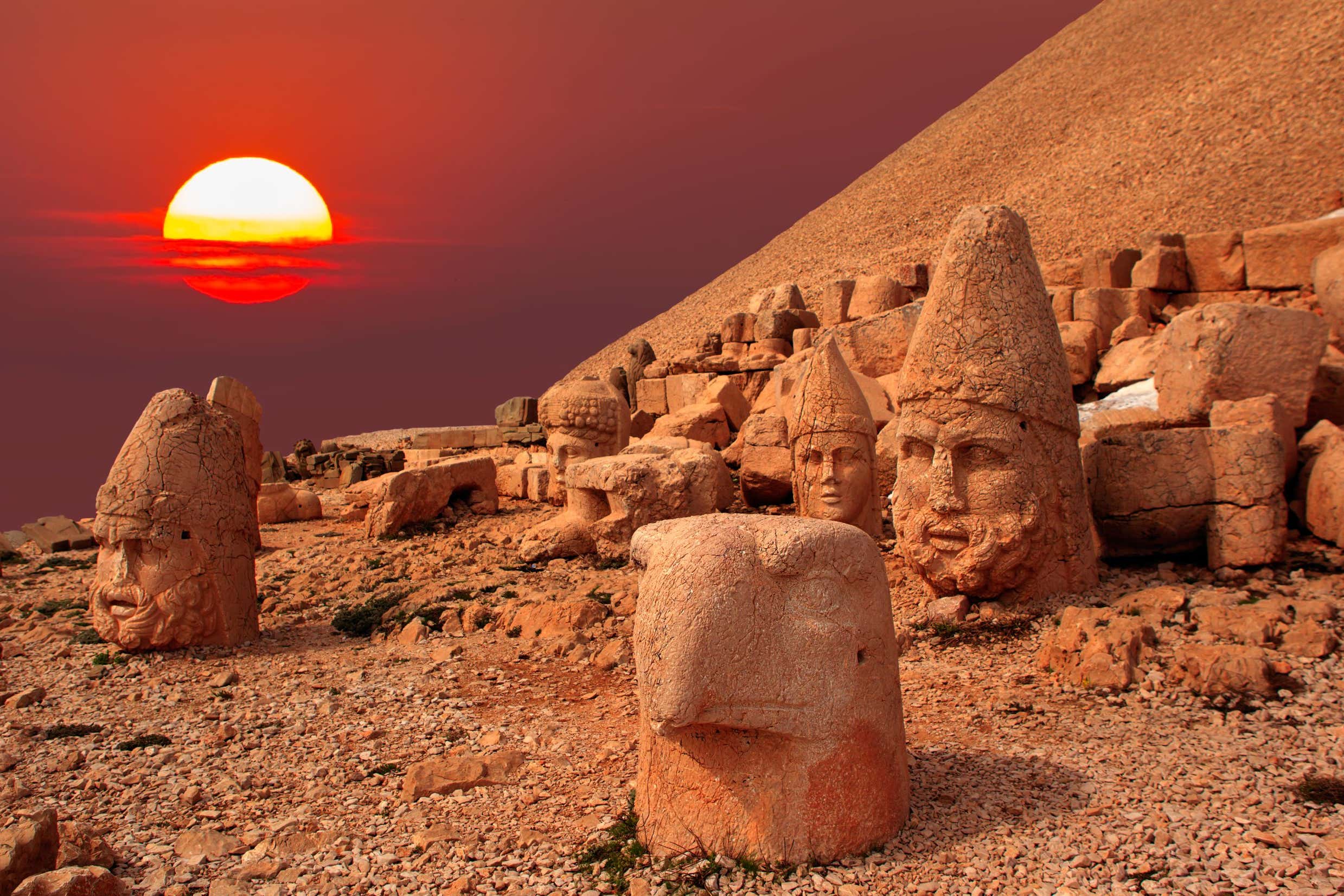 Nemrut Mountain, the most beautiful sunset in the world - Adiyaman, Turkey